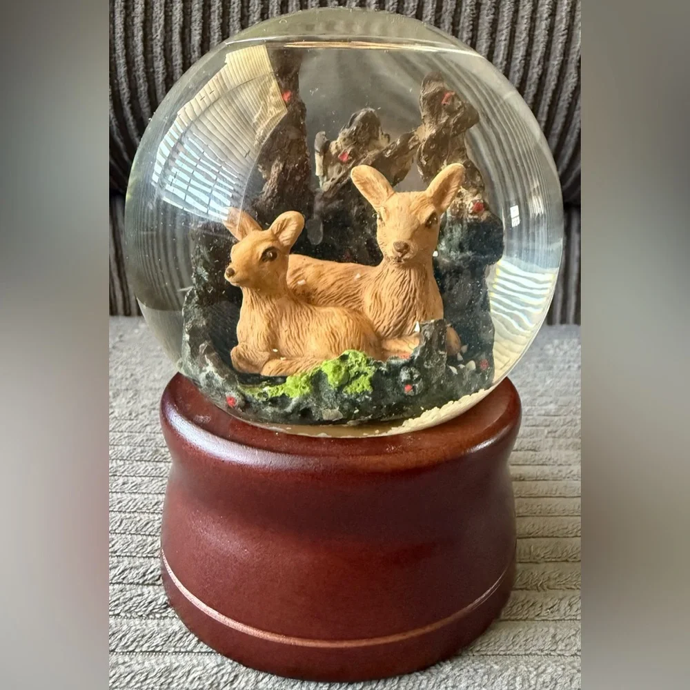 VTG Silvestri Deer Snow Globe with Wooden Base Musical Christmas Holiday Box